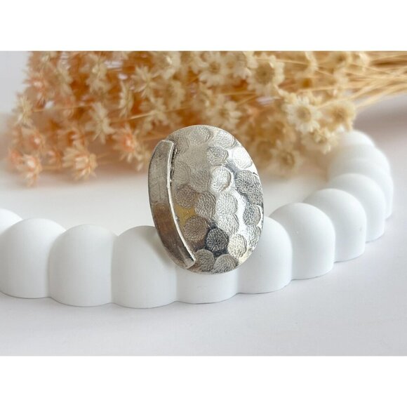 Modernist Hammered Sterling Silver Vintage Oval Shaped Minimalist Ring - sz 5.75 - Picture 2 of 10